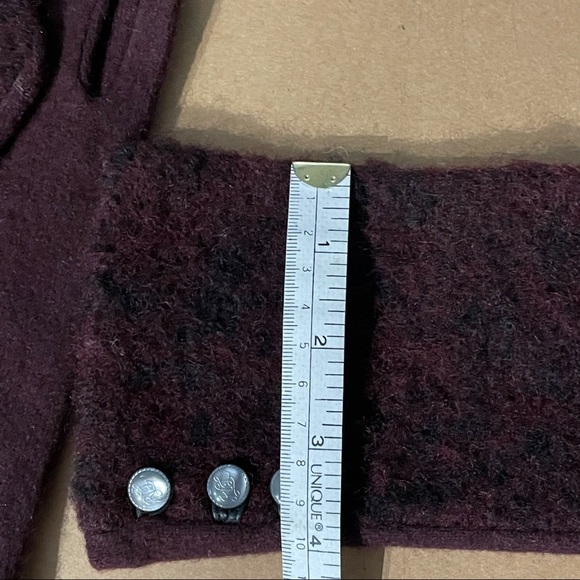 Ralph Lauren Gloves *NEW/NOT WORN WITH REPAIR* - Picture 8 of 10